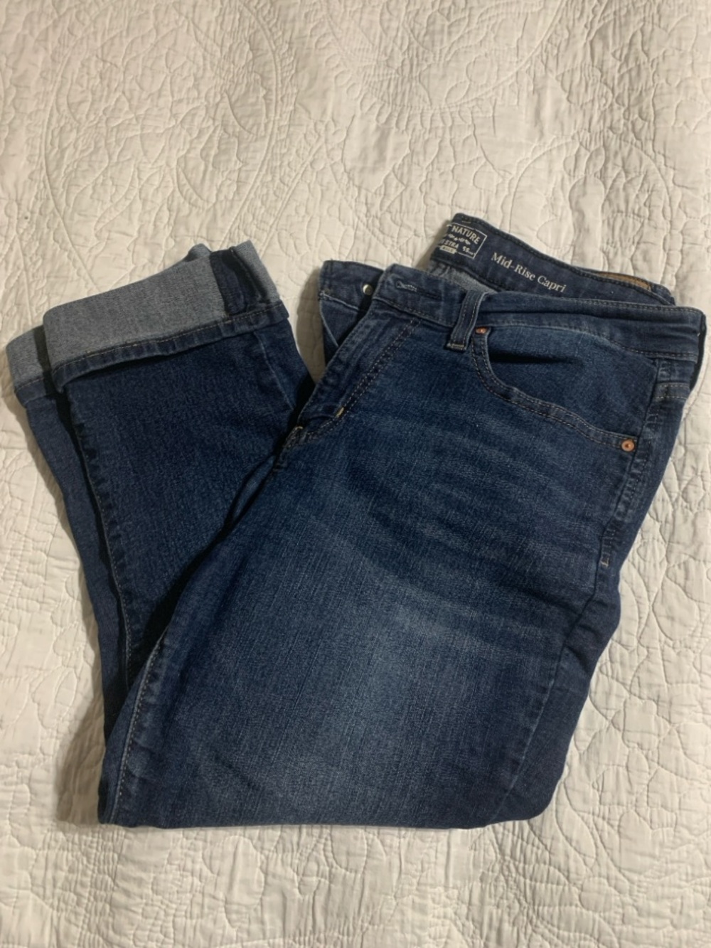 Levi's Mid-Rise Capri Jeans in Dark Blue Wash